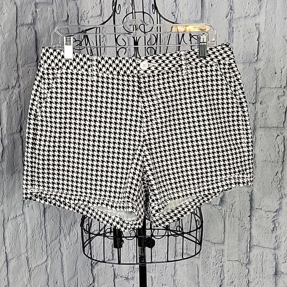 MAGELLAN OUTDOORS Shepherds‎ Check Black and White Shorts Size 8 - Picture 1 of 7